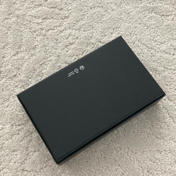 Authentic Chanel gift box - Picture 3 of 4